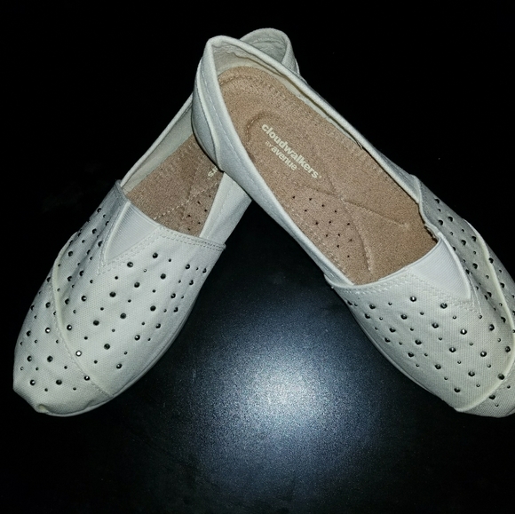 Avenue "CloudWalkers" Beige Colored  Size 10W - Picture 1 of 4